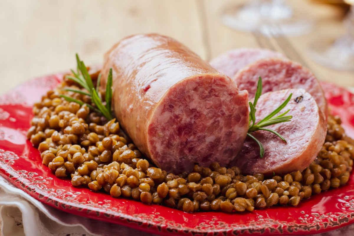 Cotechino con lenticchie - Món ăn truyền thống trong ngày Tết ở Italy