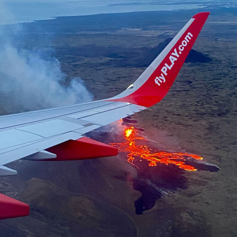 Trải nghiệm đáng kinh ngạc đã được các hành khách trên tàu ghi lại. Trải nghiệm đáng kinh ngạc đã được các hành khách trên tàu ghi lại.