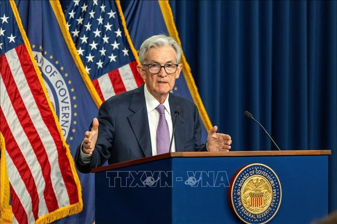 Chủ tịch Cục Dự trữ Liên bang Mỹ (FED) Jerome Powell trong cuộc họp báo công bố quyết định cắt giảm lãi suất tại Washington DC., ngày 18/9/2024. Ảnh: THX/TTXVN. Chủ tịch Cục Dự trữ Liên bang Mỹ (FED) Jerome Powell trong cuộc họp báo công bố quyết định cắt giảm lãi suất tại Washington DC., ngày 18/9/2024. Ảnh: THX/TTXVN.