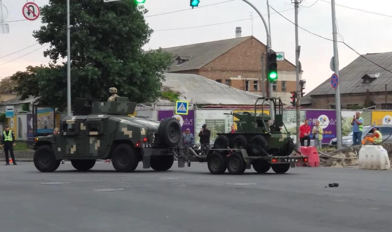 Ngoài ra, Kiev cũng hứa hẹn sẽ trình diễn các phương tiện chiến đấu robot mới. Ngoài ra, Kiev cũng hứa hẹn sẽ trình diễn các phương tiện chiến đấu robot mới.