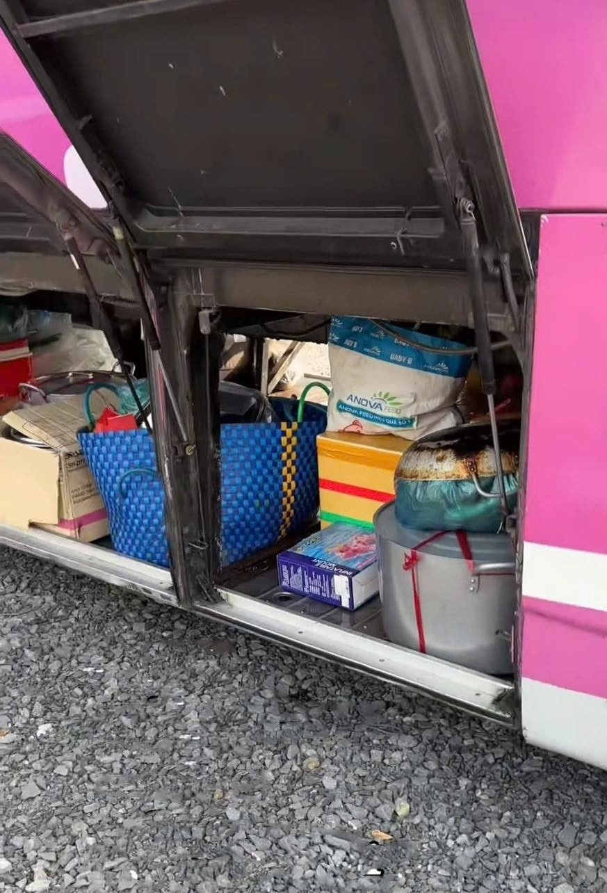 Đại gia đình ở Bến Tre đi du lịch, mang theo 40kg lạp xưởng, 150 ổ bánh mì ảnh 2 Đại gia đình ở Bến Tre đi du lịch, mang theo 40kg lạp xưởng, 150 ổ bánh mì ảnh 2