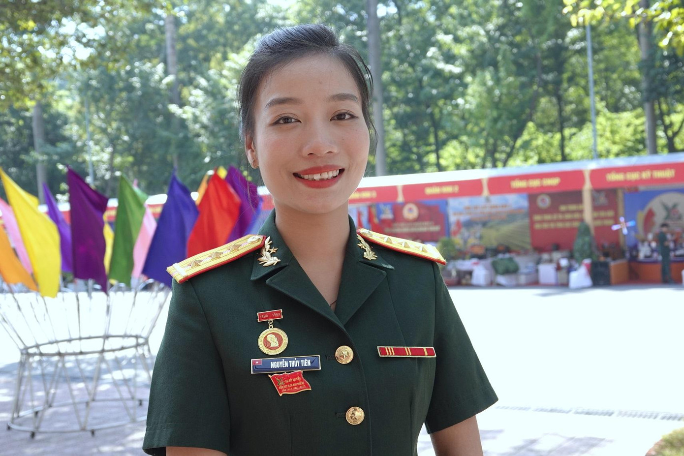 Thượng úy quân nhân chuyên nghiệp Nguyễn Thủy Tiên