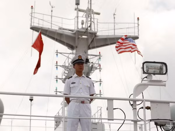 Phong tặng, truy tặng ba anh hùng Hải quân ảnh 4