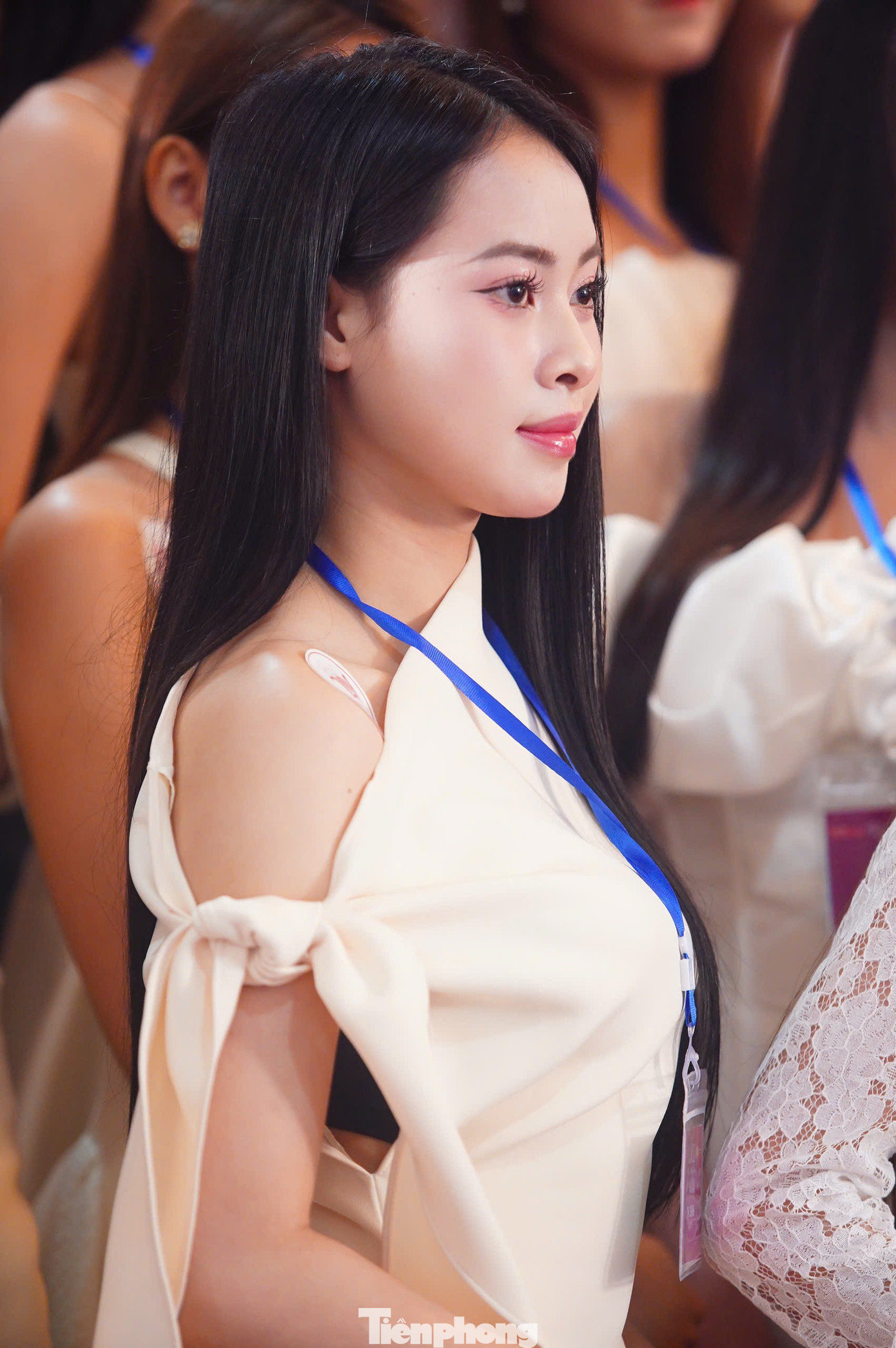 Dù khá căng thẳng, các cô gái vẫn háo hức vì có cơ hội thử sức mình, khám phá giới hạn bản thân.