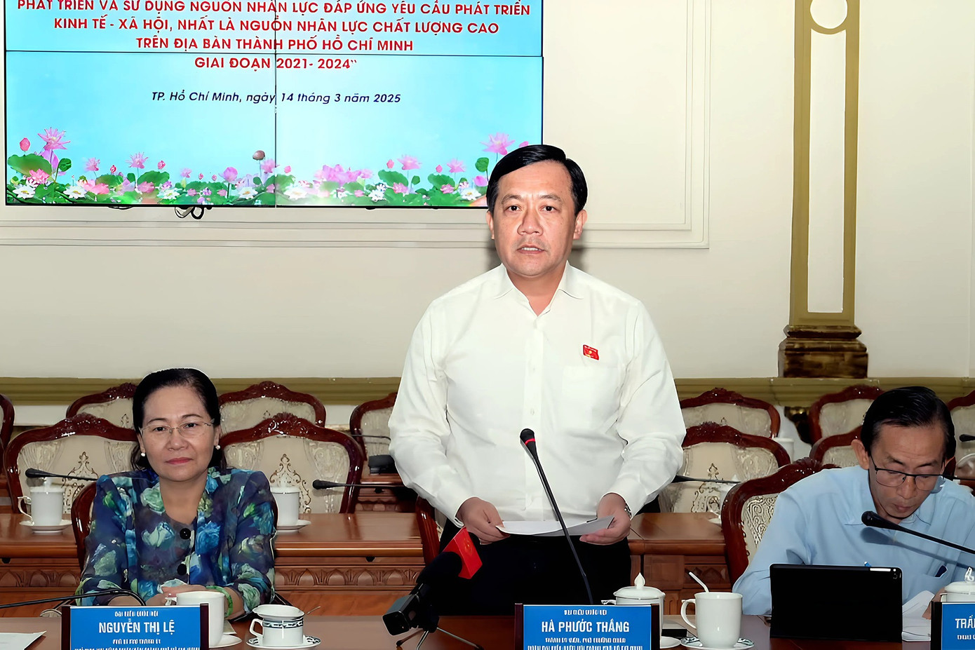 Đoàn Đại biểu Quốc hội giám sát tại UBND TPHCM. Ảnh: VNN. Đoàn Đại biểu Quốc hội giám sát tại UBND TPHCM. Ảnh: VNN.