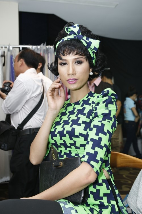 Trang Trần là một người mẫu đã phải phấn đấu miệt mài trong nhiều năm để có được vị trí như ngày hôm nay, chính vì thế việc cô 'nóng mắt' với Bà Tưng cũng là điều dễ hiểu