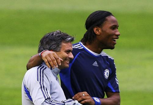 Mourinho và Drogba khá thân thiết tại Chelsea trước đây