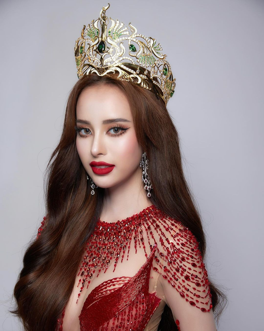 Người đẹp Thitaree Pongtonsaton đã giành chiến thắng tại cuộc thi Miss Grand Saraburi 2025. Cô giành quyền đại diện cho tỉnh Saraburi tại cuộc thi Hoa hậu Hòa bình Thái Lan 2025.