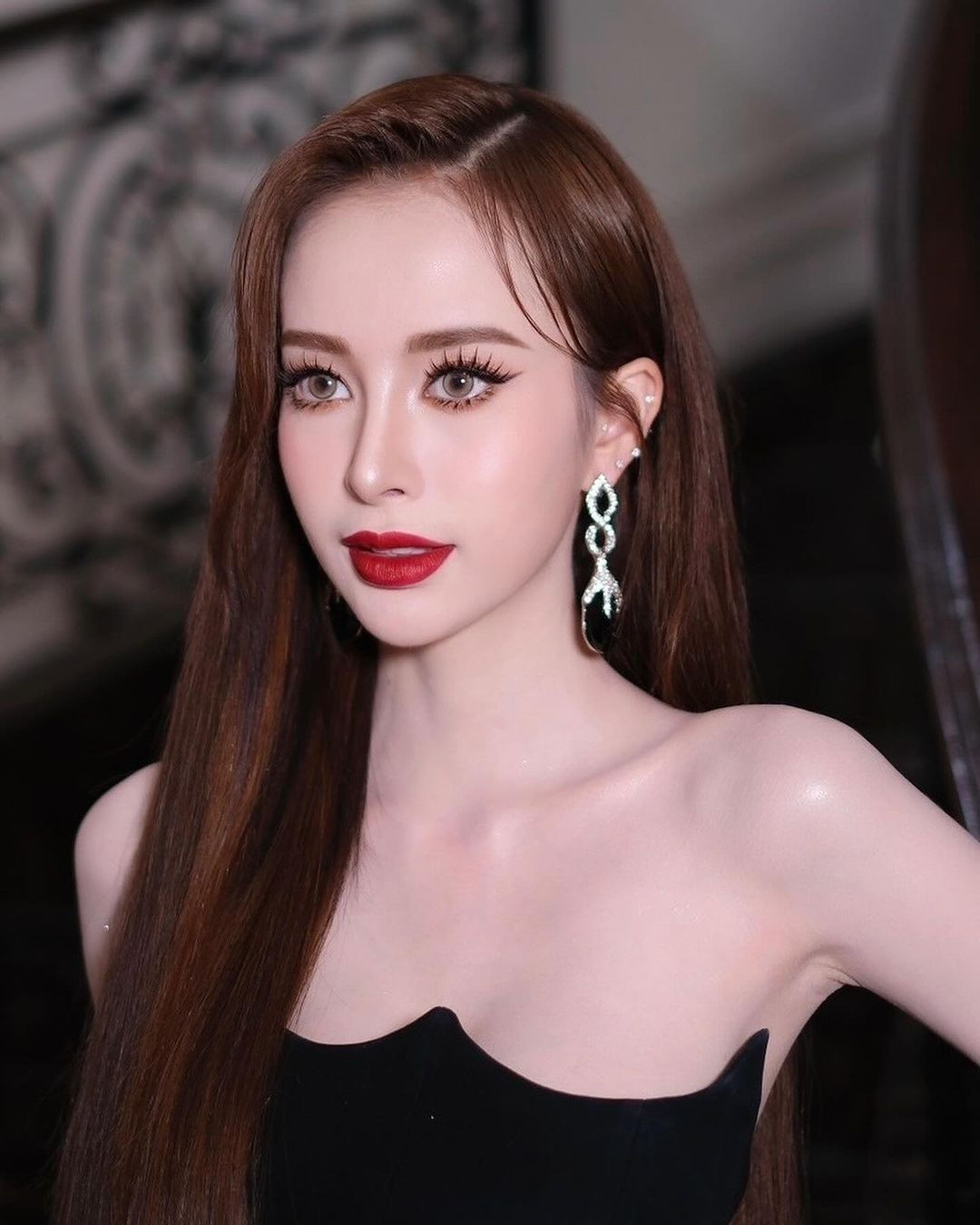 Trên nền tảng TikTok, Thitaree Pongtonsaton có tài khoản với hơn 7 triệu người theo dõi và nhiều clip triệu view.