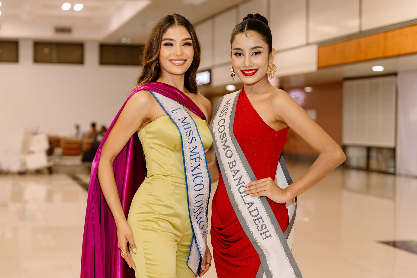 Các đại diện Canada, Mexico, Bangladesh vui mừng khi hội ngộ ở sân bay.