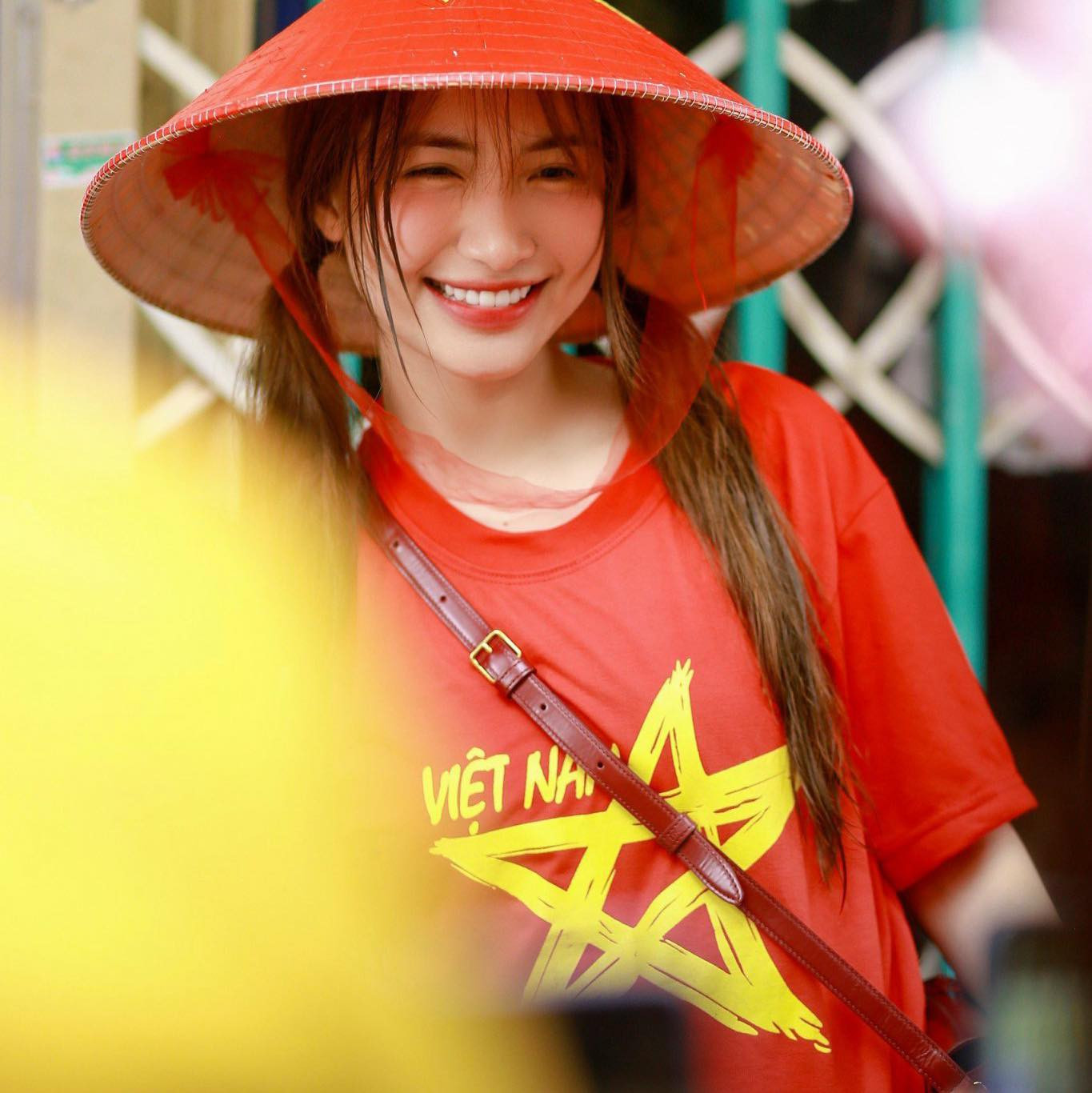 Hoà Minzy bày tỏ nguyện vọng nhận nuôi em bé 6 tuổi bị mất bố mẹ, bà nội và hai anh sau trận lũ tại Làng Nủ.