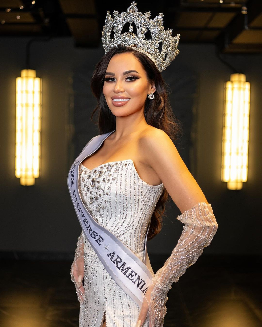 Irina Zakharova bị tẩy chay sau khi đăng quang Hoa hậu Hoàn vũ Armenia 2024.