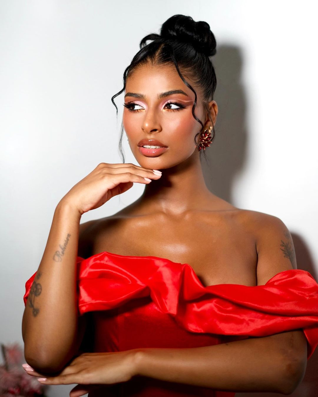 Chung kết Hoa hậu Hoàn vũ Tây Ban Nha 2024 đã diễn ra vào sáng 12/9 theo giờ Việt Nam với chiến thắng thuộc về người đẹp Michi Jiménez. Cô giành quyền đại diện Tây Ban Nha tham dự Hoa hậu Hoàn vũ 2024 tổ chức ở Mexico vào tháng 10.