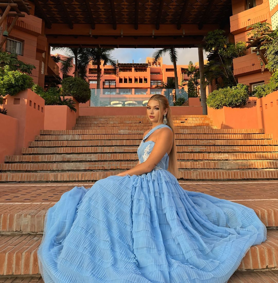 Người đẹp tự miêu tả bản thân là người phụ nữ hướng thiện, khiêm tốn và kiên trì. "Khi có mục tiêu, tôi sẽ làm việc rất chăm chỉ, kiên trì cho đến khi đạt được nó", cô nói.