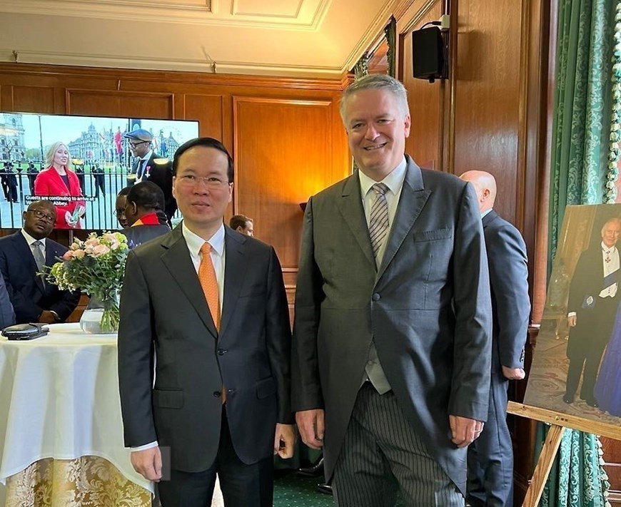 Chủ tịch nước Võ Văn Thưởng gặp Tổng Thư ký Tổ chức Hợp tác và Phát triển Kinh tế (OECD) Mathias Cormann. (Ảnh: TTXVN)