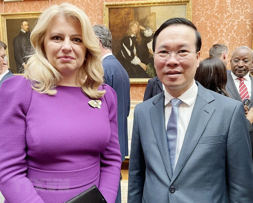 Chủ tịch nước Võ Văn Thưởng gặp Tổng thống Slovakia Zuzana Caputova. (Ảnh: TTXVN)