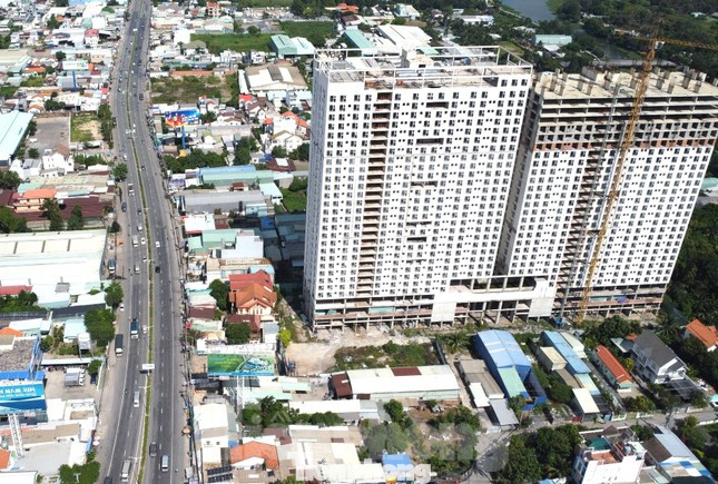 UBND tỉnh Bình Dương quyết định xử phạt vi phạm hành chính 275 triệu đồng và đình chỉ hoạt động kinh doanh bất động sản đối với Công ty Cổ phần Naviland.