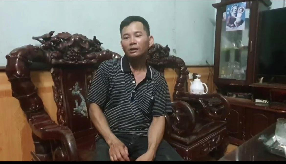 Ông Lê Minh Ngọc (xã Yên Dương, huyện Hà Trung)- người phát hiện Triệu Quân Sự rồi thông tin với mọi người báo với lực lượng chức năng.