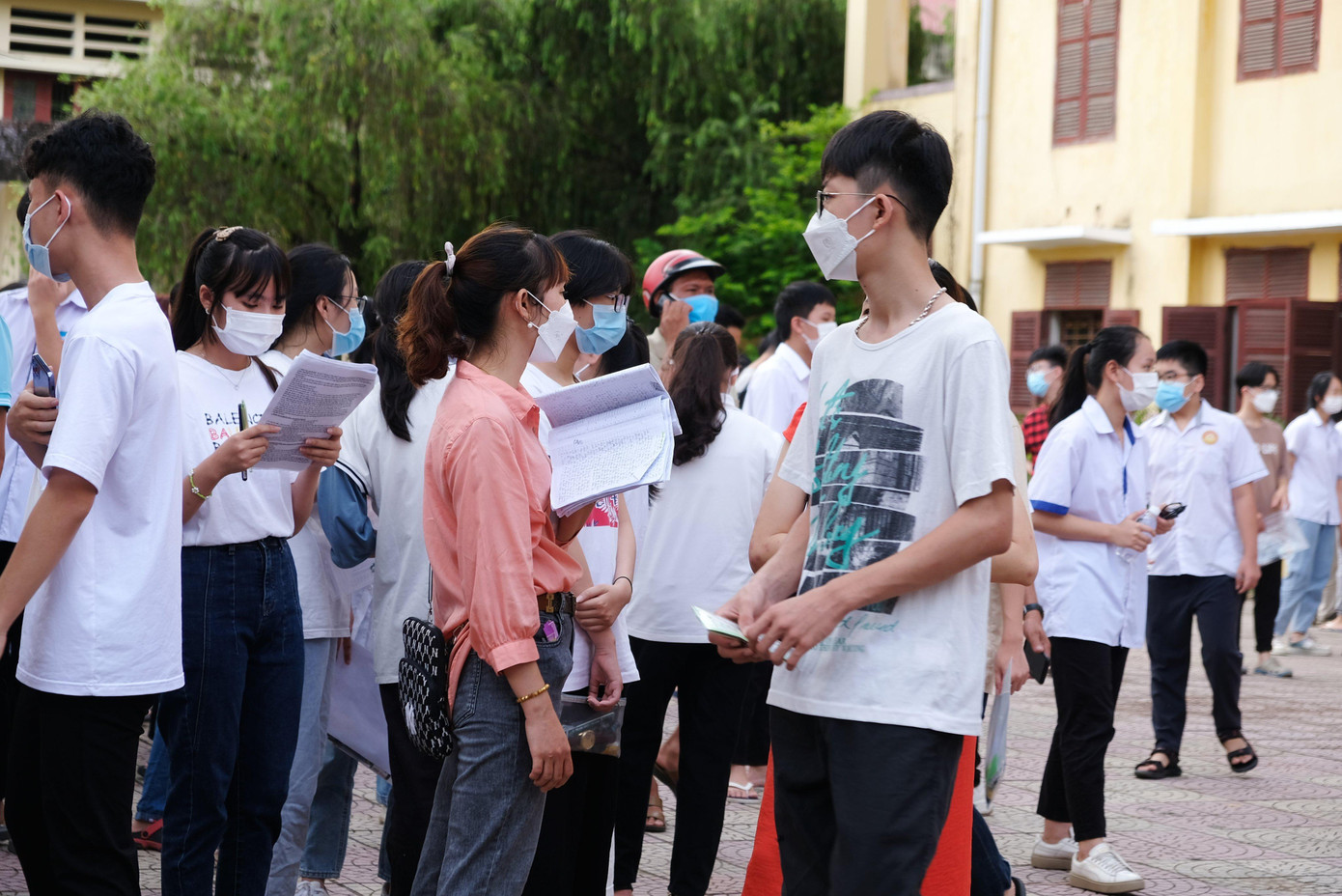 Các thí sinh tham gia các kỳ thi