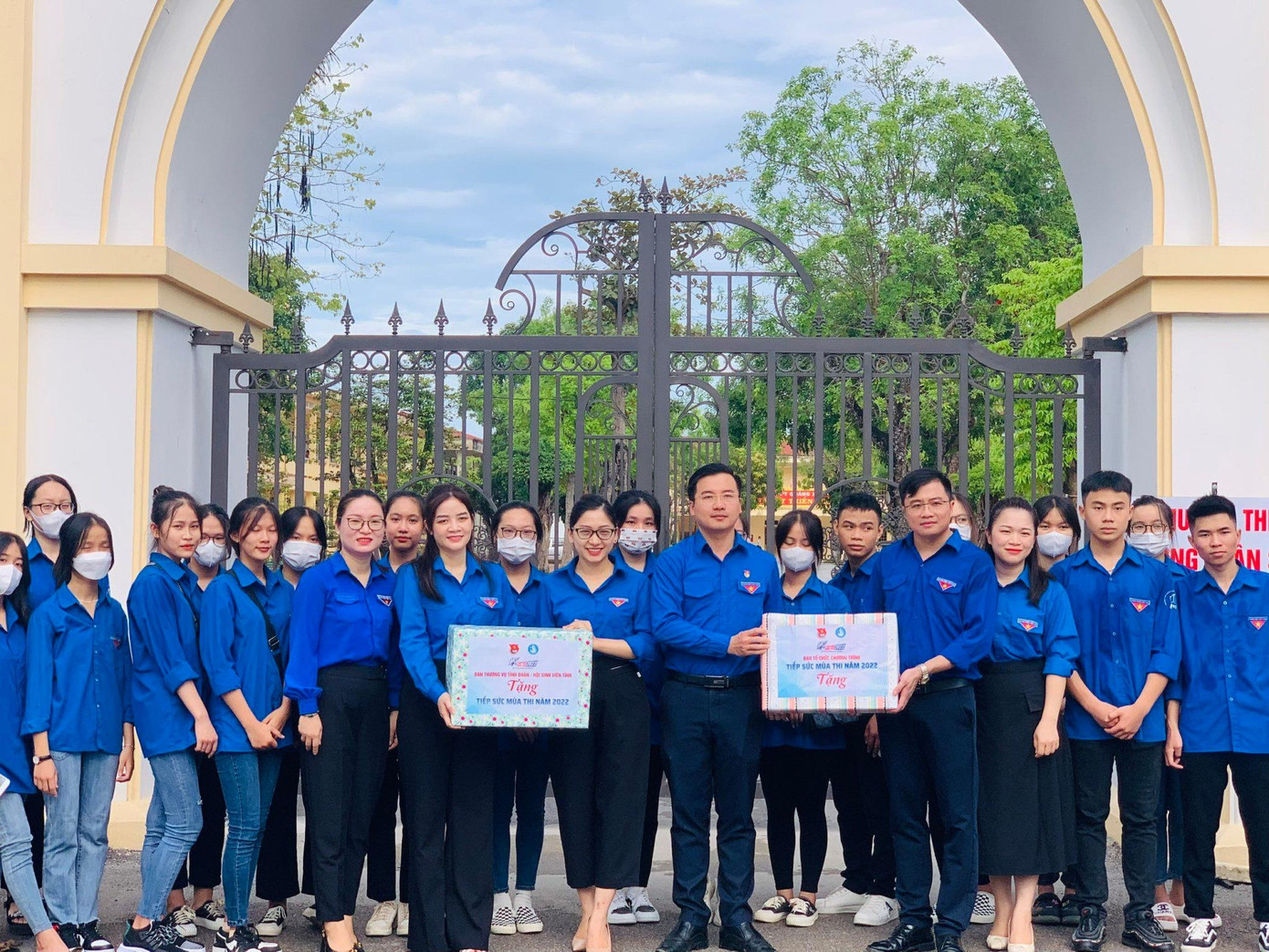 Lãnh đạo Tỉnh Đoàn Thanh Hoá và các đơn vị động viên các đội tình nguyện viên tiếp sức mùa thi