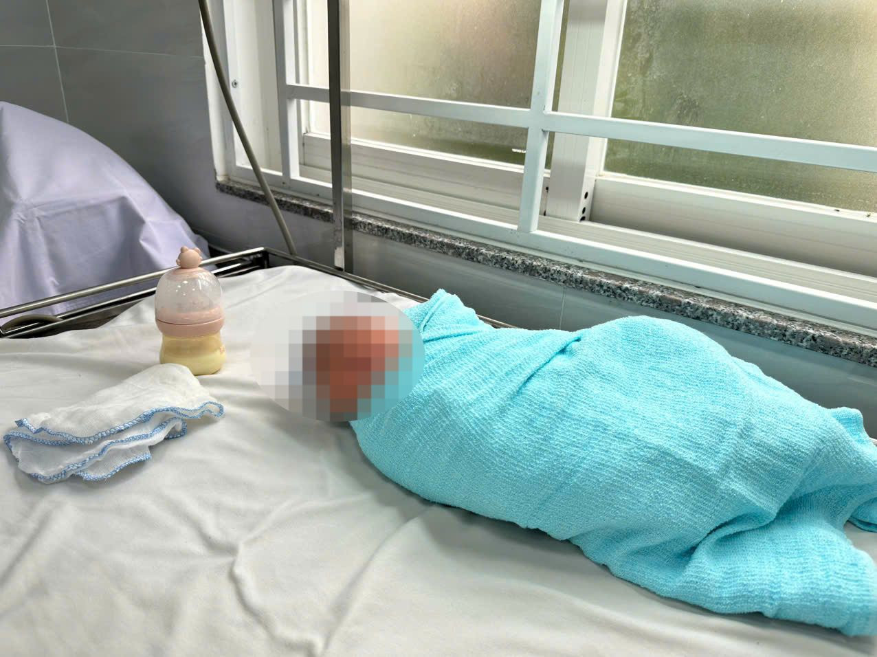 Bé sơ sinh được chăm sóc tại Trung tâm Y tế thành phố Bến Cát Bé sơ sinh được chăm sóc tại Trung tâm Y tế thành phố Bến Cát