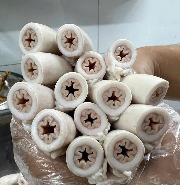 "Lòng xe điếu" được đăng quảng cáo liên tục trên fanpage của quán Lòng Chat trước khi bị cơ quan chức năng kiểm tra "Lòng xe điếu" được đăng quảng cáo liên tục trên fanpage của quán Lòng Chat trước khi bị cơ quan chức năng kiểm tra