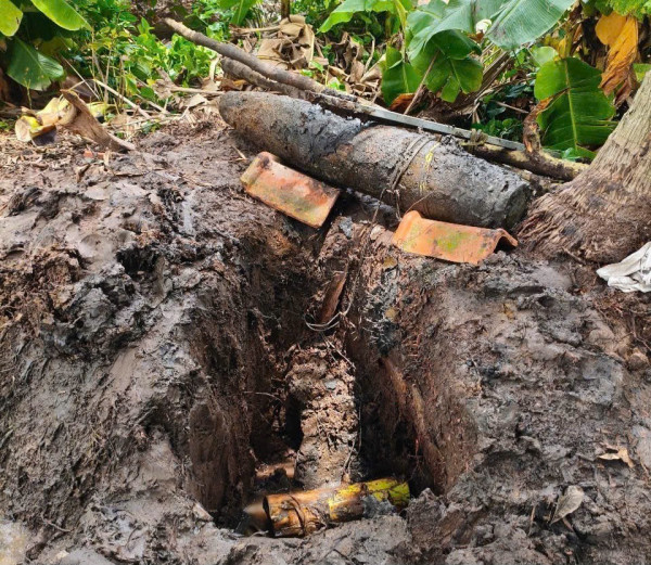 Ban CHQS huyện Đức Huệ đã xử lý thành công quả bom và mang đi tiêu hủy. Ban CHQS huyện Đức Huệ đã xử lý thành công quả bom và mang đi tiêu hủy.