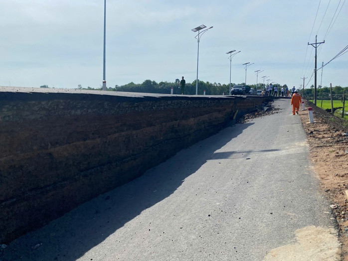 Hiện cơ quan chức năng đang điều tra nguyên nhân và triển khai công tác khắc phục Hiện cơ quan chức năng đang điều tra nguyên nhân và triển khai công tác khắc phục