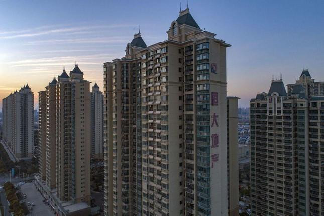 Tính đến nay, Evergrande đã phát triển 1.300 dự án BĐS ở 280 thành phố trên khắp các quốc gia châu Á, sở hữu 293 triệu m2 đất ở các thành phố cấp 1 của Trung Quốc (tính đến năm 2020) có trị giá tới 81,34 tỉ USD. (Ảnh: Getty/Bloomberg)