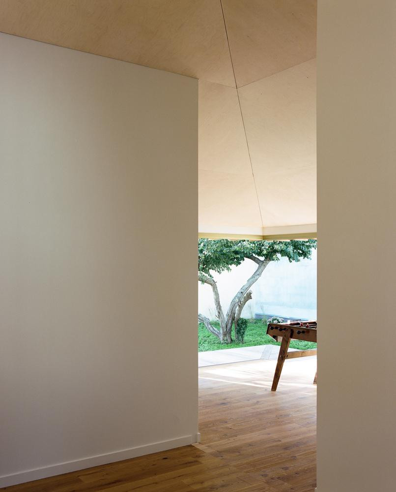 Không gian trong nhà sử dụng sơn ngoại thất màu trắng để đem lại cảm giác nhẹ nhàng, tinh tế. Không gian trong nhà sử dụng sơn ngoại thất màu trắng để đem lại cảm giác nhẹ nhàng, tinh tế.