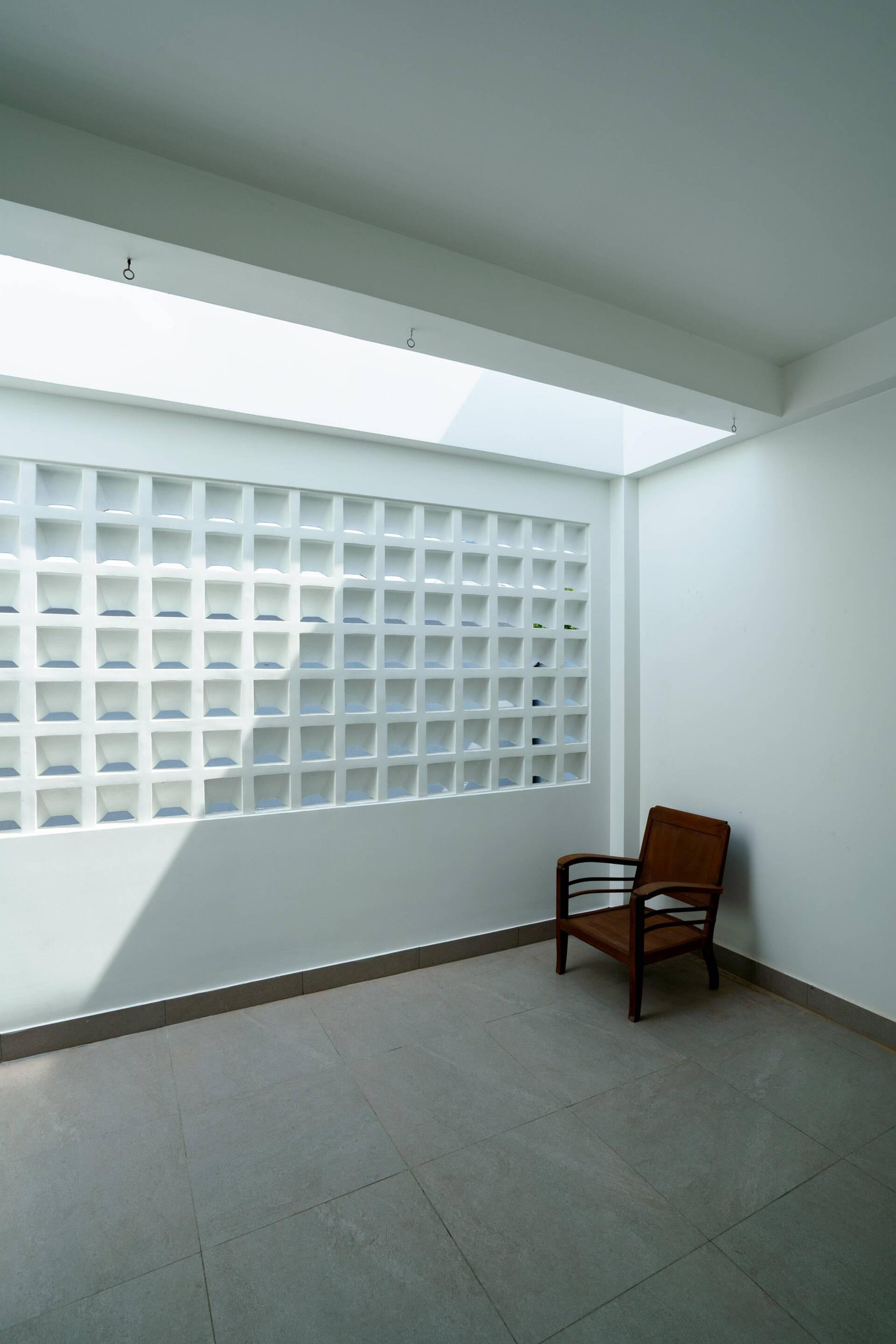 Phần còn lại của tầng 3 được dùng làm kho và khu giặt giũ, phơi đồ của gia đình Phần còn lại của tầng 3 được dùng làm kho và khu giặt giũ, phơi đồ của gia đình