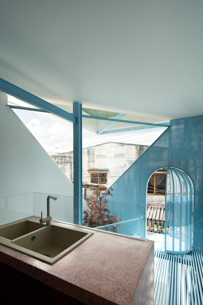 Bếp quay về hướng mặt tiền có nhiều ánh sáng.