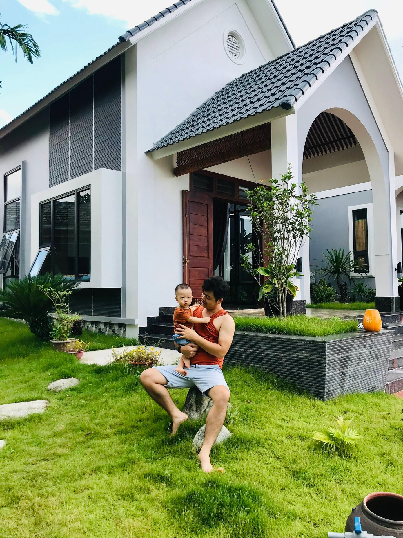 Ngôi biệt thự 1 tầng này là món quà mà người con làm kiến trúc sư dành tặng cho bố mẹ ở Tam Đảo (Vĩnh Phúc) trên khu đất rộng 560m2.