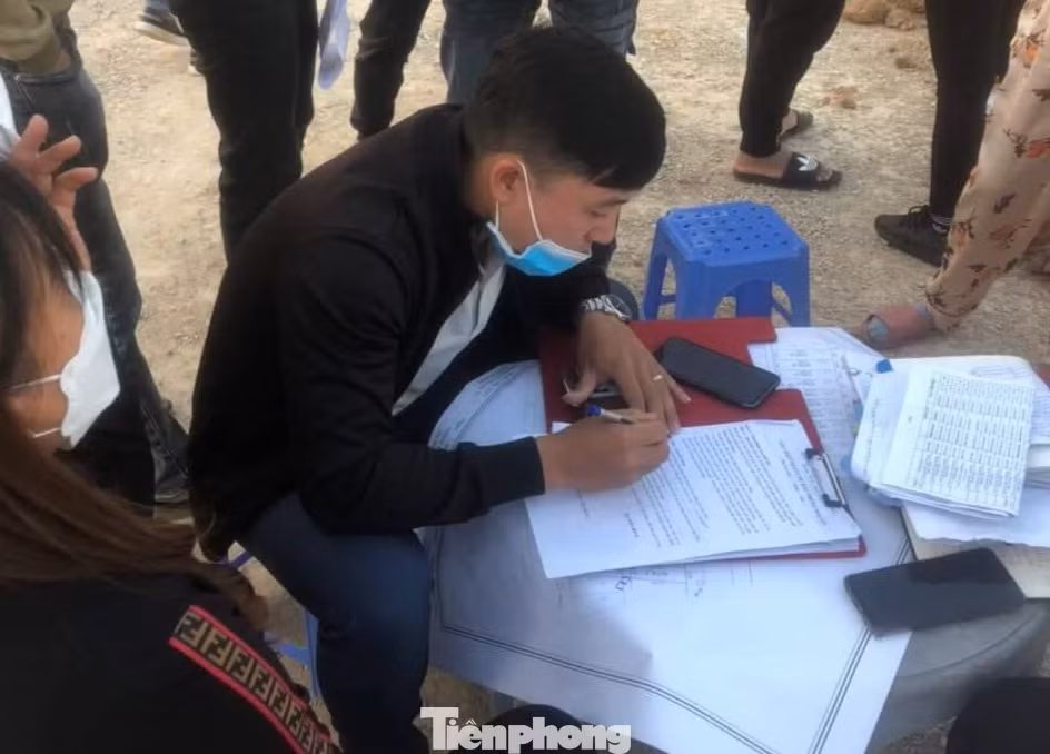 Các chuyên gia BĐS khuyên các nhà đầu tư nếu không xác định được vị trí của mình đang ở đâu trong nhóm các nhà đầu tư mà cứ lao vào những cơn “sốt đất” thì sẽ dễ bị “đóng băng” tài sản, thậm chí mất trắng.