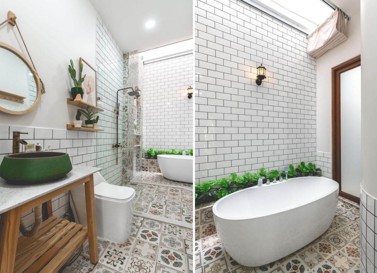 Nhà vệ sinh ở tầng trệt chia thành khu khô (lavabo, bồn cầu) và khu ướt (tắm đứng, bồn tắm nằm).