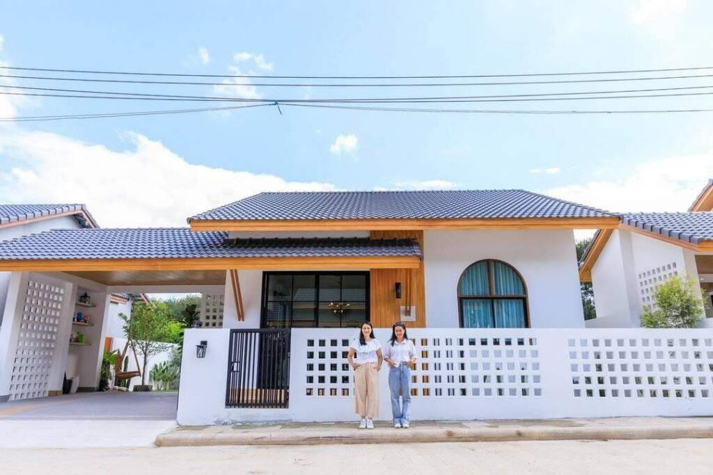 Đây là không gian sống của một gia đình trẻ ở Thái Lan nhưng ưa thích phong cách tối giản của người Nhật.