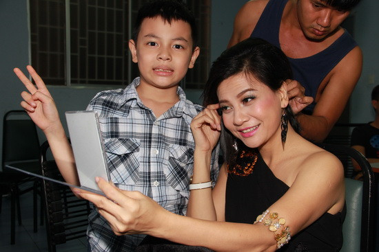 Những bà mẹ đơn thân xinh đẹp của showbiz Việt ảnh 5