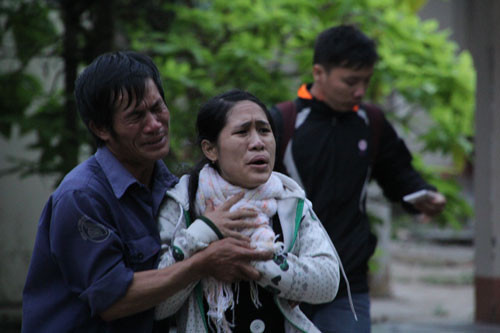 Cha và chị của Lâm quá đau đớn trước sự ra đi đột ngột của con và em trai