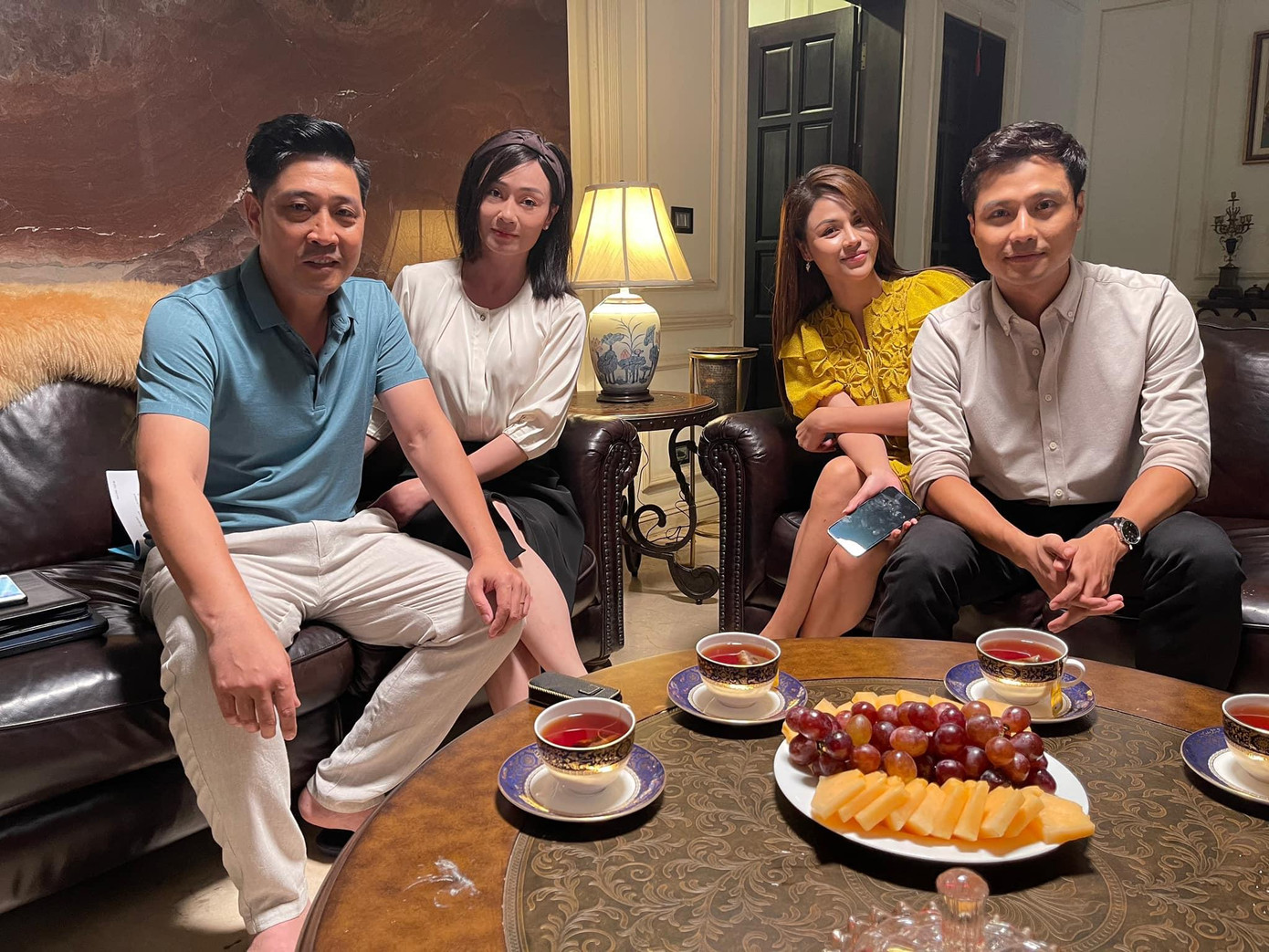 Khán giả có nhiều căn cứ để nghi ngờ Hùng "đơn" không đơn giản.