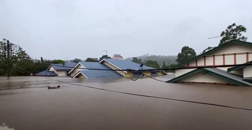 Mưa lớn khiến nhiều ngôi nhà ở Úc chìm trong nước.