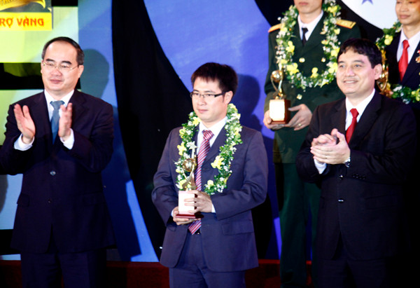 Tại chương trình, Phó Thủ tướng Nguyễn Thiện Nhân và Bí thư Thứ nhất T.Ư Đoàn Nguyễn Đắc Vinh đã trao giải thưởng Quả cầu vàng năm 2012 cho 10 tài năng trẻ