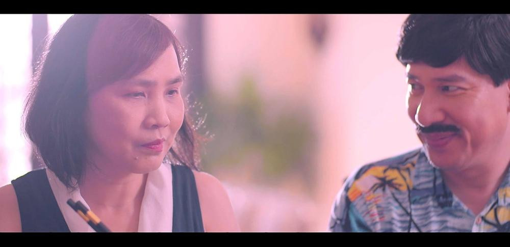 Cậu Tiến tán tỉnh cô Hoan Cậu Tiến tán tỉnh cô Hoan