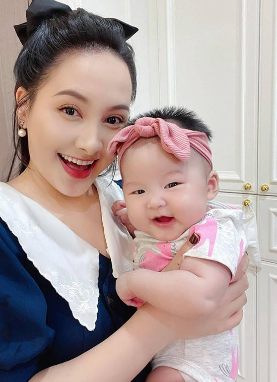 Bảo Thanh không ngại khoe con gái.