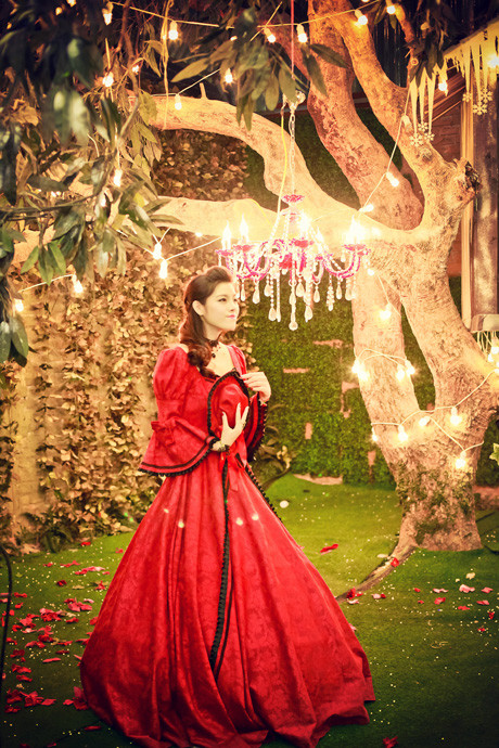 Nữ sinh mơ màng trong khung cảnh cổ tích ảnh 2