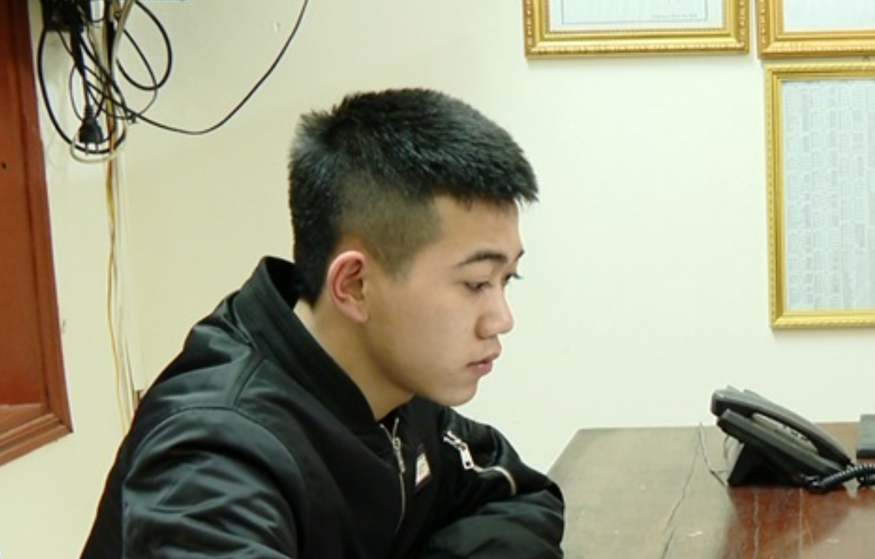 Đinh Quang Minh tại cơ quan công an. Ảnh: CA Ninh Bình. Đinh Quang Minh tại cơ quan công an. Ảnh: CA Ninh Bình.