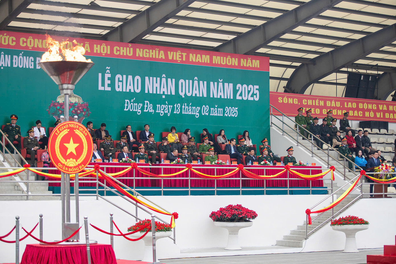 Quang cảnh lễ giao nhận quân năm 2025 tại quận Đống Đa. Quang cảnh lễ giao nhận quân năm 2025 tại quận Đống Đa.