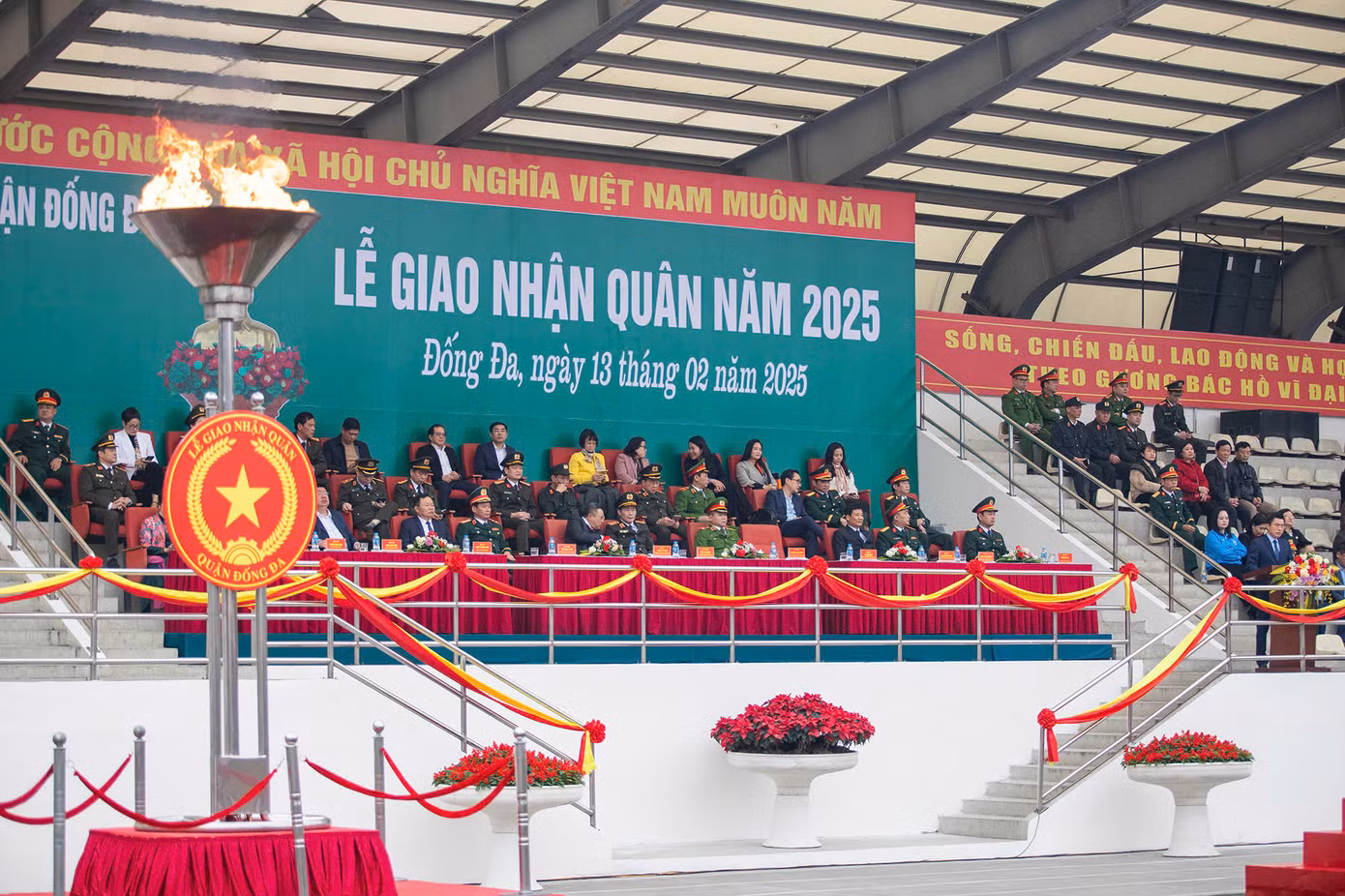 Quang cảnh lễ giao nhận quân năm 2025 tại quận Đống Đa.