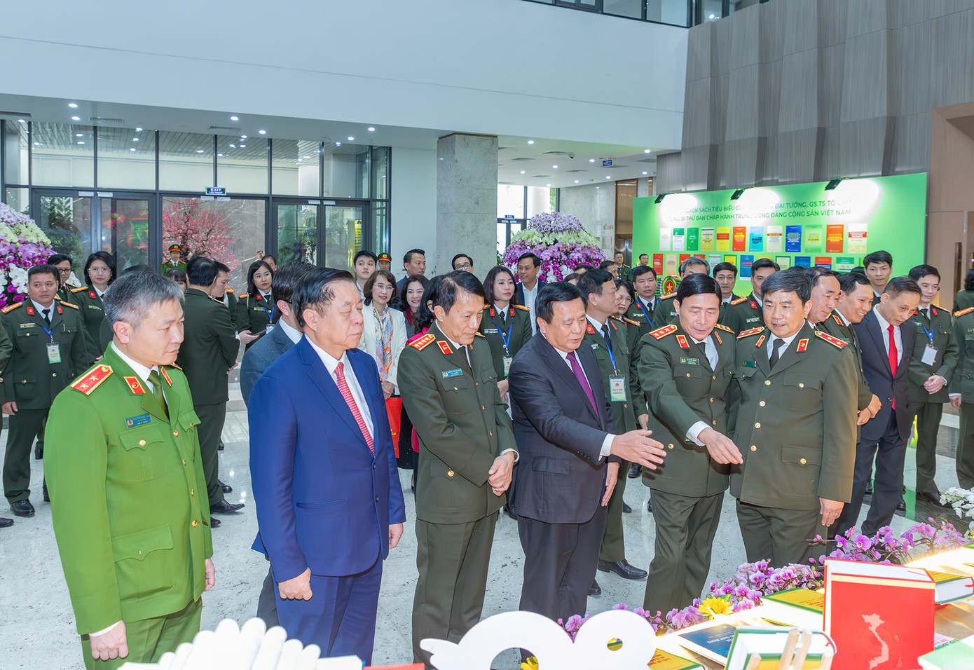 Các đại biểu tại lễ ra mắt. Ảnh: Phạm Nam.