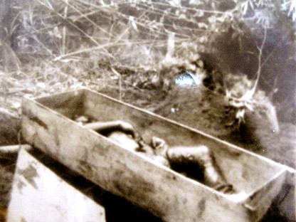 Khai quật tử thi nạn nhân