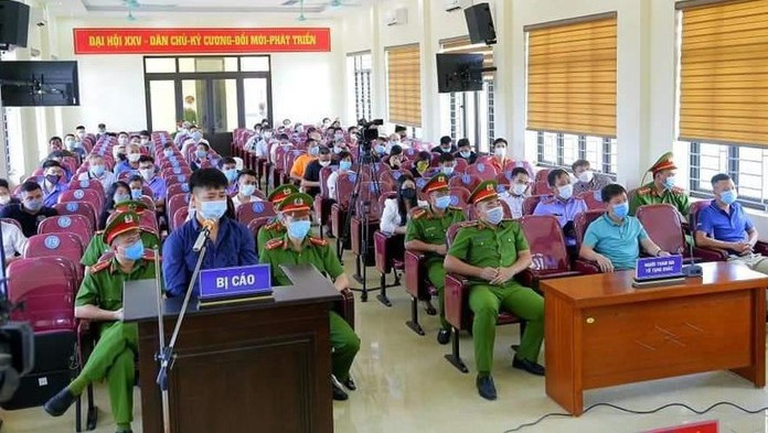 Nhận án 9 tháng tù vì đấm thẳng vào mặt Trưởng Công an phường ảnh 1